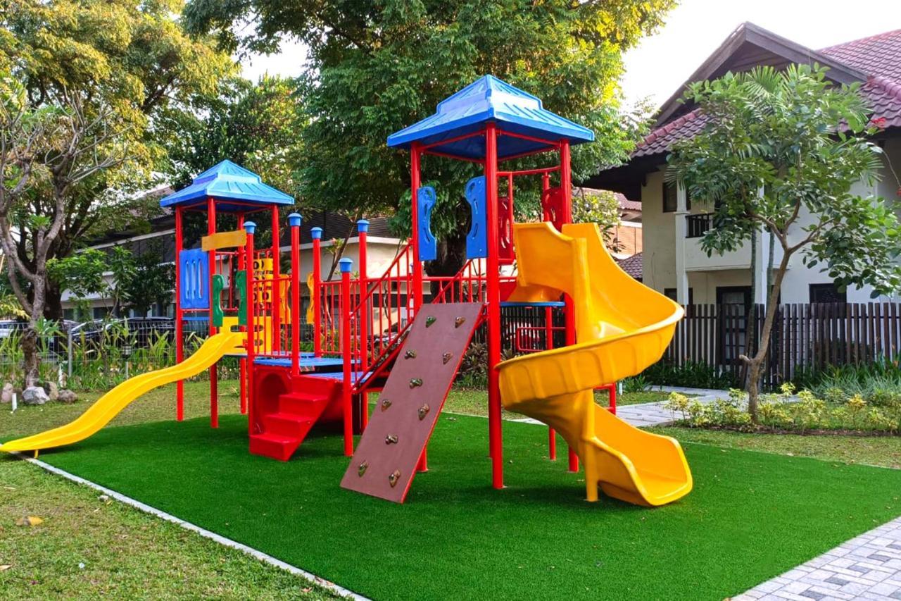 Whiz Residence Darmo Harapan Surabaya Bagian luar foto