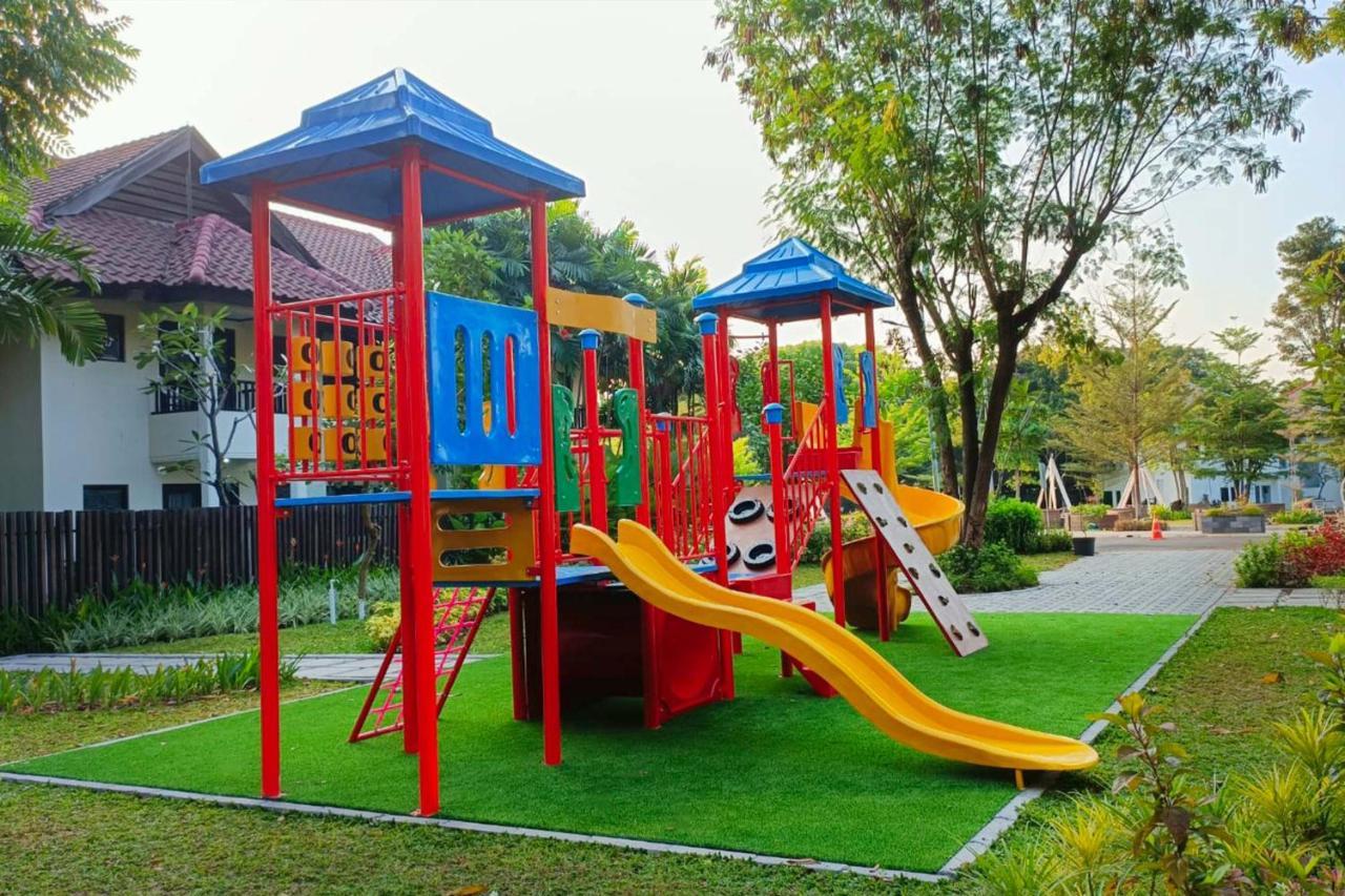 Whiz Residence Darmo Harapan Surabaya Bagian luar foto
