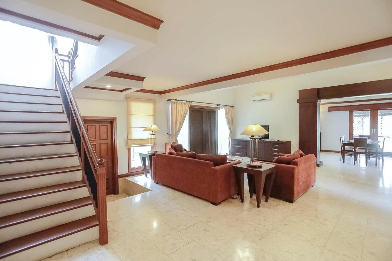 Whiz Residence Darmo Harapan Surabaya Bagian luar foto