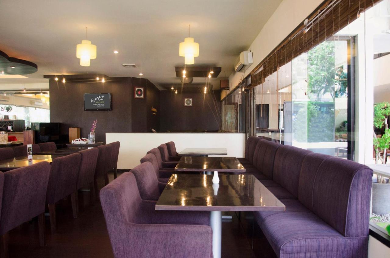 Whiz Residence Darmo Harapan Surabaya Bagian luar foto