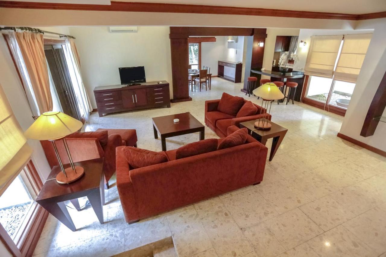 Whiz Residence Darmo Harapan Surabaya Bagian luar foto
