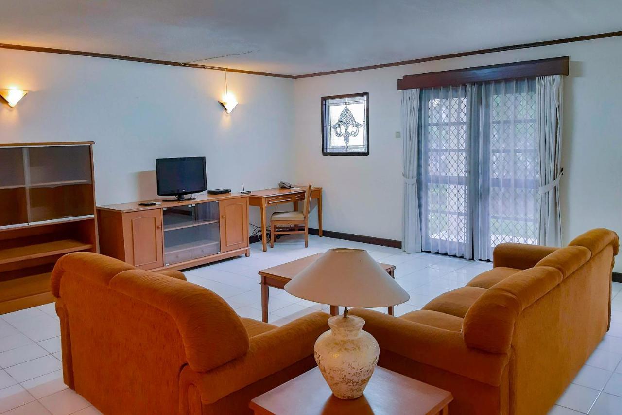 Whiz Residence Darmo Harapan Surabaya Bagian luar foto