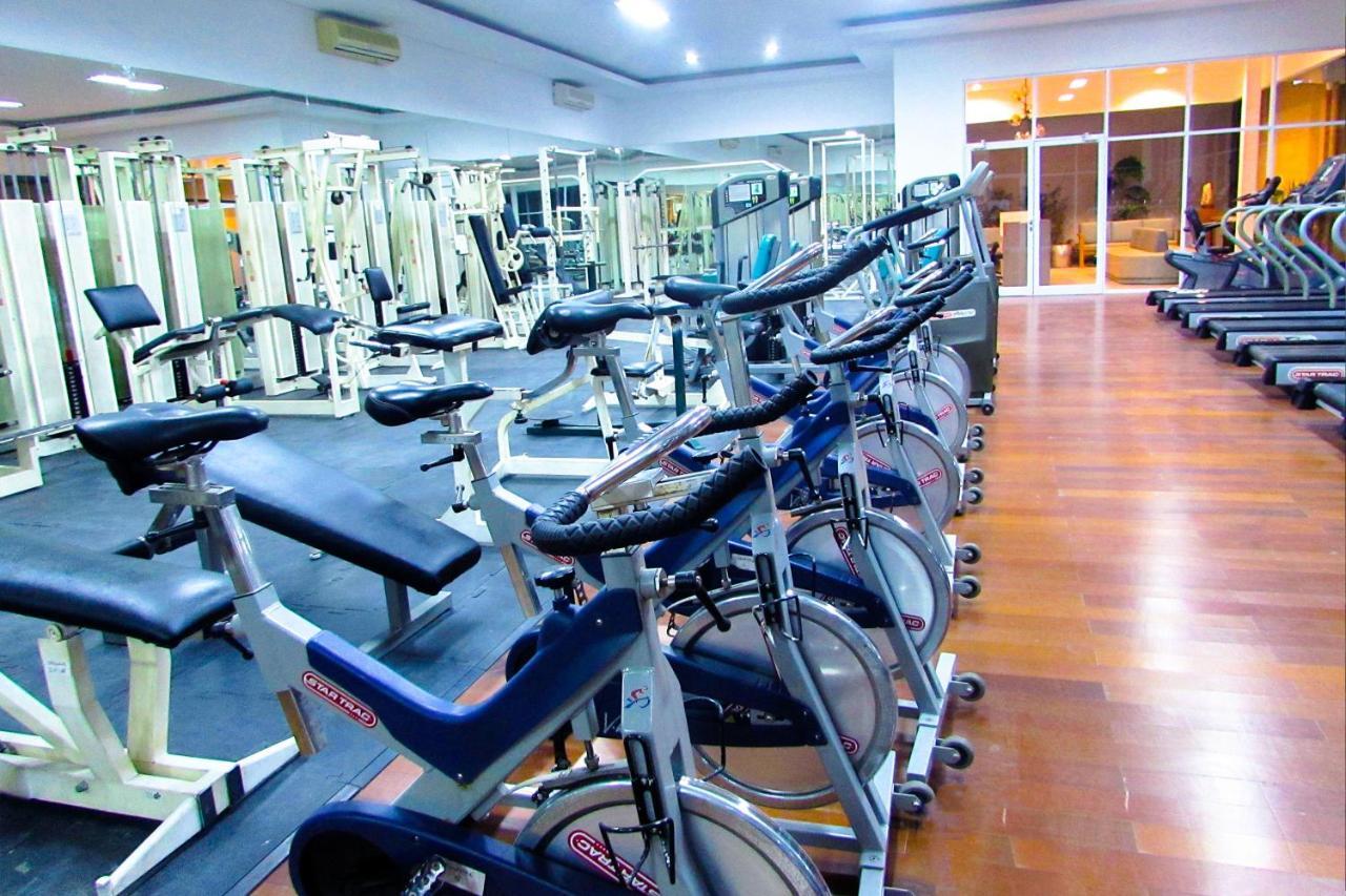 Whiz Residence Darmo Harapan Surabaya Bagian luar foto