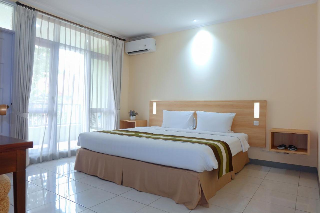 Whiz Residence Darmo Harapan Surabaya Bagian luar foto