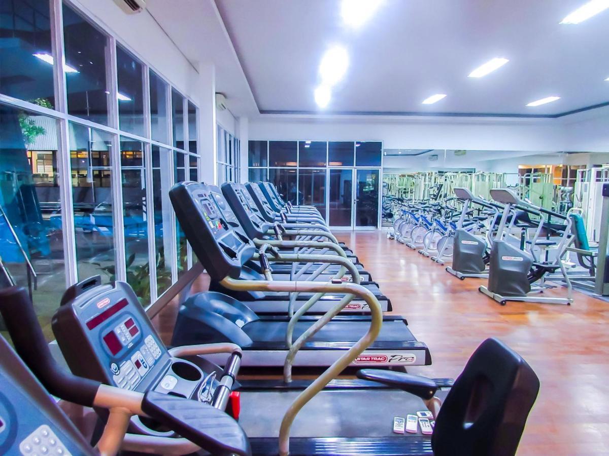 Whiz Residence Darmo Harapan Surabaya Bagian luar foto